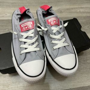 NWB Women’s Chuck Taylor All Star Shoreline Slip size 10